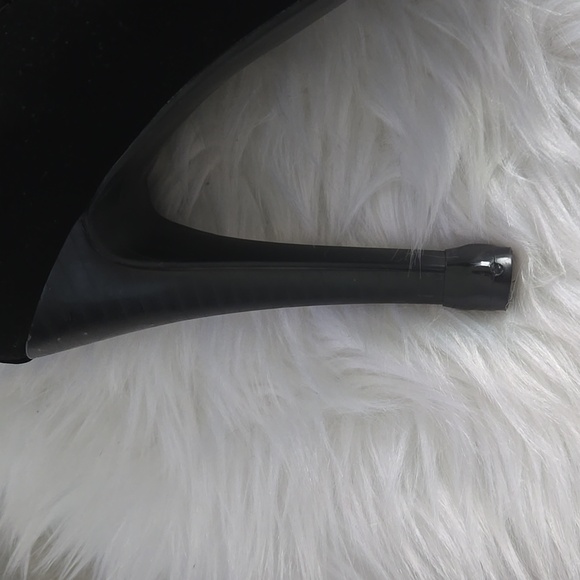 Size 8.5 Shoe Dazzle Bootie - Picture 6 of 8